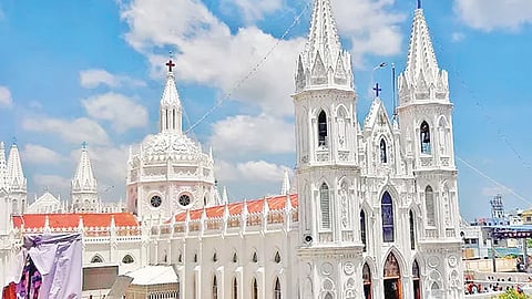 வேளாங்கண்ணி புனித ஆரோக்கிய மாதா பேராலயத்தில் ஆண்டு பெருவிழா