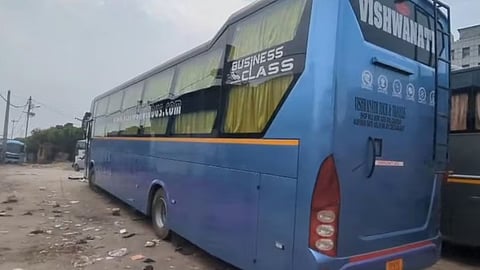 டெல்லியில் ஓடும் ஸ்லீப்பர் பேருந்தில் 16 வயது பள்ளி மாணவி கூட்டுப் பாலியல் வன்கொடுமை! 