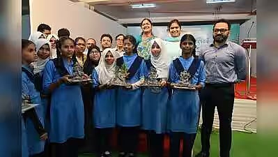 நாக்பூரில் மத நல்லிணகத்திற்கு சான்றாக , சக முஸ்லீம் மாணவர்களுக்கு இந்து மாணவர்கள் விநாயகர் சிலை வடிவமைக்க கற்று கொடுத்தனர். 