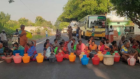 பொதுமக்கள் சாலை மறியல்