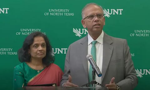 Anuradha & VikasSinha  