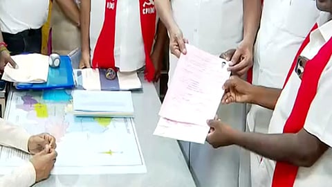 தாராபுரம் இடைத்தேர்தல்: தவெக, திமுக, அதிமுக வேட்பாளர்கள் வேட்பு மனு ஏற்பு
