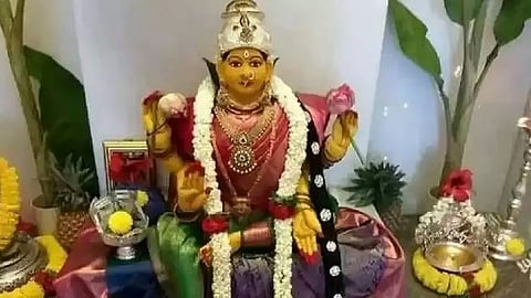 நவகிரக தோஷங்கள் விலகும் கஜலட்சுமி வழிபாடு