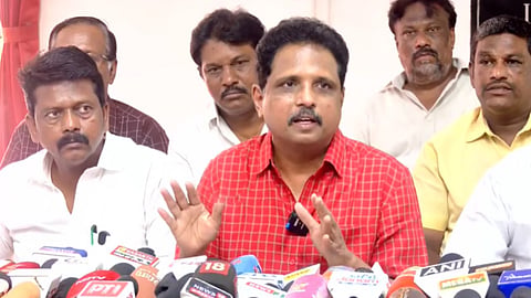 முன்னாள் அமைச்சர்கள்மீது வழக்குப்பதிய அனுமதி அளிக்காத ஆளுநருக்கு எதிராக ஆதவ் அர்ஜூனா பேசுவாரா? - எம்.பி. சு.வெங்கடேசன் கேள்வி!