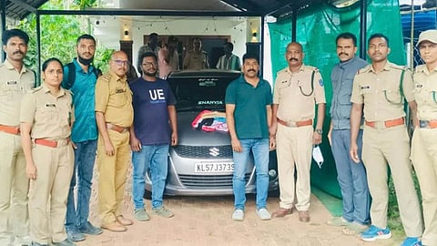 Elephant tusk smuggling gang arrested