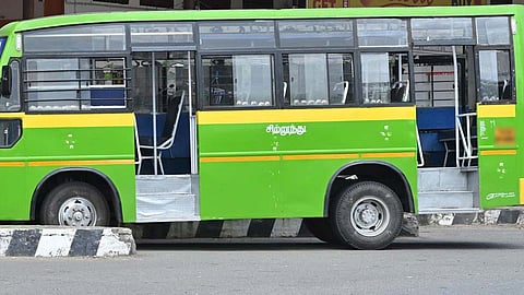 தனியார் மினி பஸ்