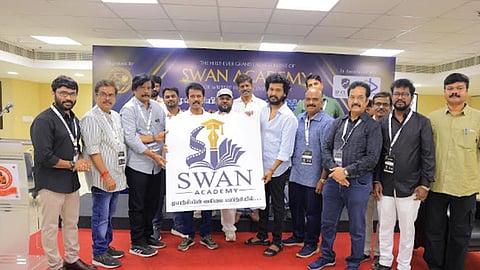 ஸ்வேன் அகாடமி லோகோவை வெளியிட்டார் இயக்குநர் லோகேஷ் கனகராஜ் 