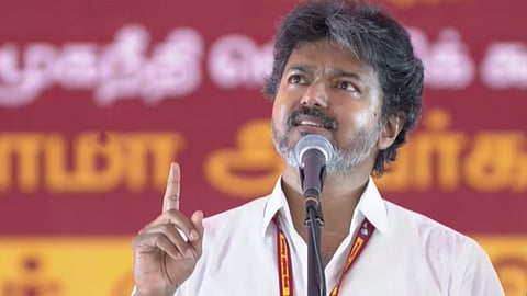 ‘எம்.ஜி.ஆர்., ஜெயலலிதா போல திமுகவை தில்லாக எதிர்க்கும் ஒரே ஆள் இந்த விஜய் மட்டும்தான்’ - தாராபுரத்தில் முதலமைச்சர் பிரசாரம்!