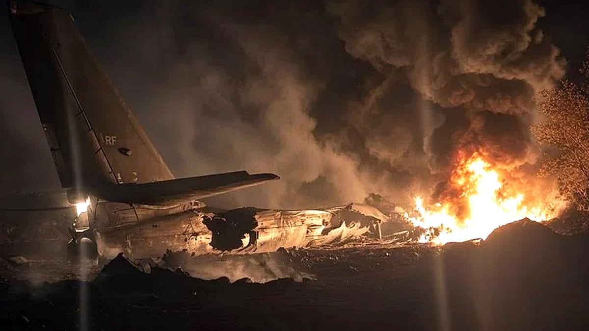 ரஷ்யாவின் Tu-95 குண்டுவீச்சு விமானம் விபத்து: 6 பேர் உயிரிழப்பு