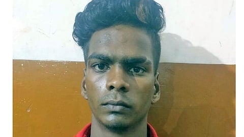 புதுச்சேரி ரவுடி உடலை ஊருக்குள் கொண்டு செல்லாமல் சுடுகாட்டில் அடக்கம் செய்த போலீசார்
