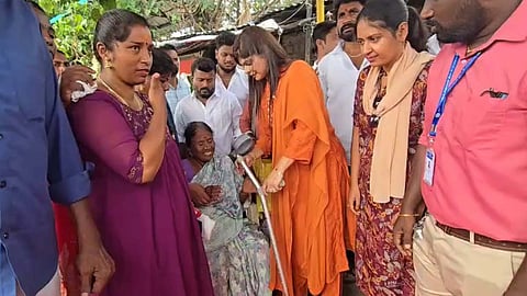 மாற்றுத்திறனாளிகளுக்கு அரசு சார்பில் நலத்திட்ட உதவி உபகரணங்கள்