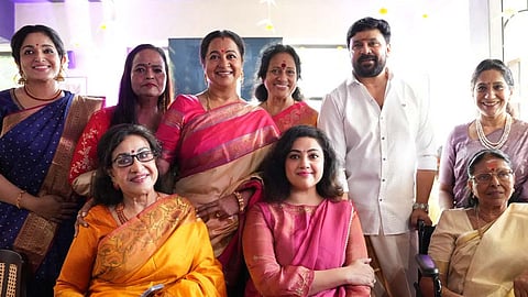 உணவக திறப்பு நிகழ்ச்சியில் பங்கேற்ற திரையுல பிரபலங்கள்