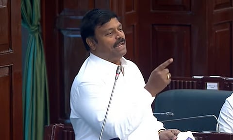 கும்மிடிப்பூண்டியில் ரூ.48 லட்சத்தில் குப்பை வாகனங்கள் - அமைச்சர் குமார் திறந்து வைத்தார்!