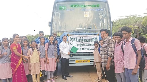 மதுரை மாநகர் பகுதிகளில் பள்ளி மாணவ, மாணவிகளின் வசதிக்காக சிறப்பு பஸ்கள் இயக்கம்