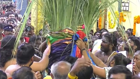 குலசை முத்தாரம்மன் கோவில் தசரா விழா கொடி ஏற்றம்