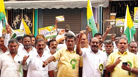 தமிழகம் முழுவதும் வணிகர்கள் போராட்டம்- விக்கிரமராஜா தொடங்கி வைத்தார்