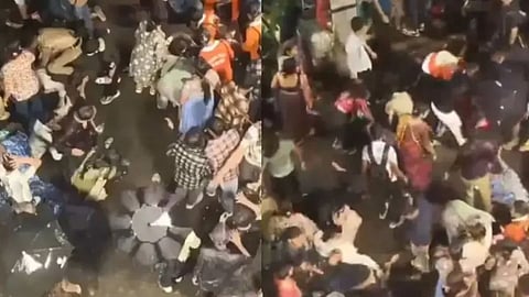 துர்கா பூஜை பந்தலில் கூட்டநெரிசல்
