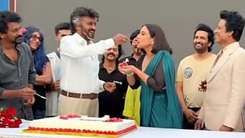 ஜெயிலர் 2 படப்பிடிப்பு தளத்தில் எடுக்கப்பட்ட வீடியோவில் சந்தானம் இடம்பெற்றுள்ள காட்சி.
