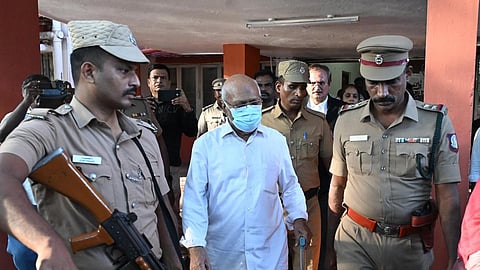 ஜெம் வீரமணிமீது 8வது வழக்குப்பதிவு - 5 பேருக்கு லுக் அவுட் நோட்டீஸ்! 