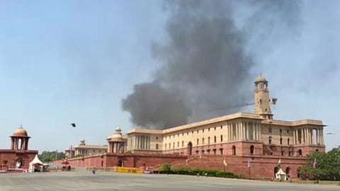 நாடாளுமன்ற வளாகத்தில் தீ விபத்து 