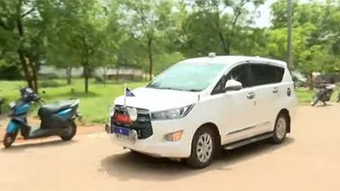 தேனி சிறையில் இருந்து 17 கைதிகள் தப்பியோட்டம் - 9 போலீசார் சஸ்பெண்ட்