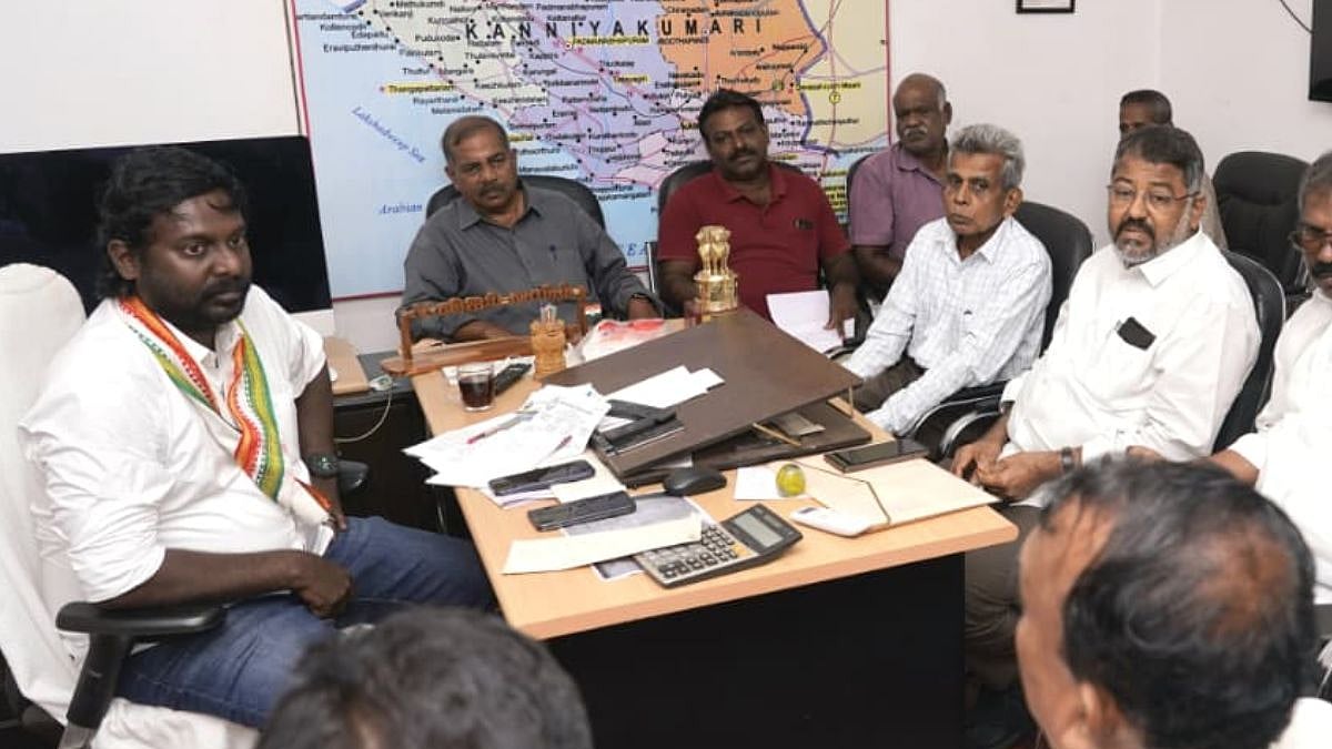 ரெயில்வே பயணிகள் சங்க நிர்வாகிகளுடன் விஜய்வசந்த் எம்.பி சந்திப்பு: ரெயில்வே திட்டங்கள் குறித்து கலந்தாலோசனை