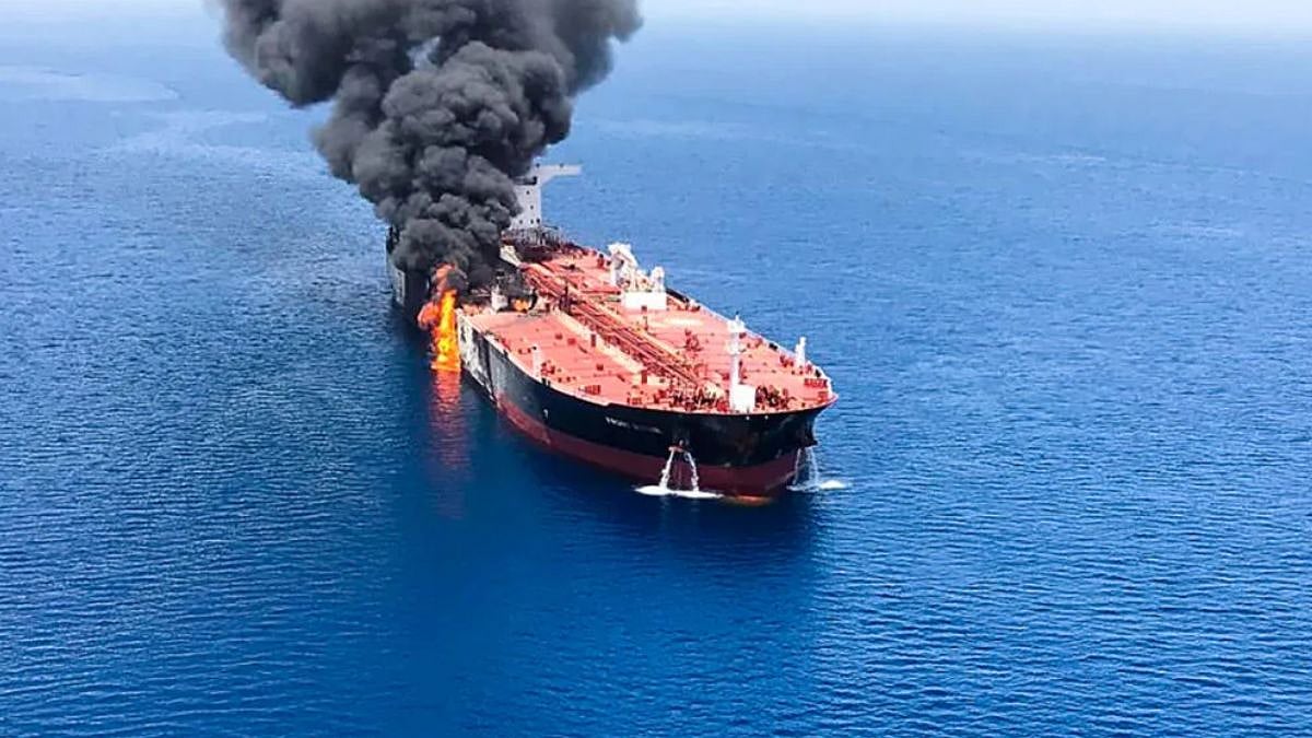 கத்தாரில் இருந்து LNG ஏற்றிச்சென்ற கப்பல் மீது ஏவுகணை தாக்குதல்.. ஹார்முஸில் பதற்றம்