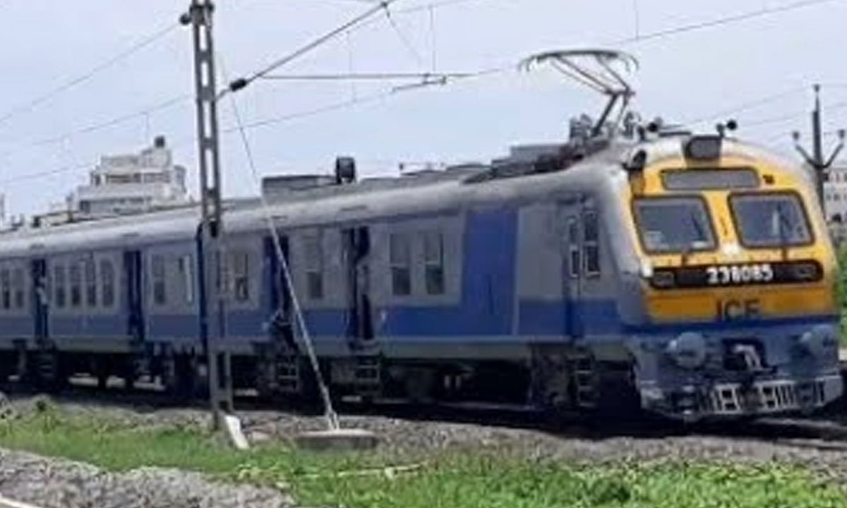 கடற்கரை- தாம்பரம் இடையே இன்று முதல் இரவு நேர மின்சார ரெயில்கள் வழக்கம் போல இயங்கும்- அதிகாரிகள் தகவல்