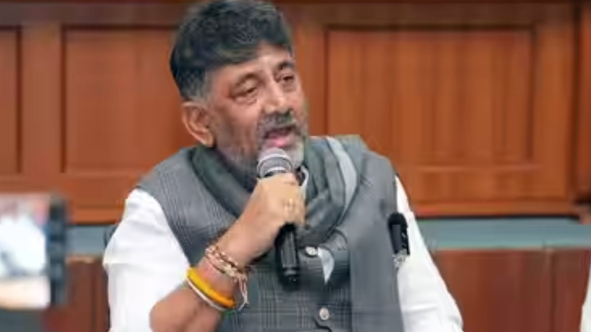 அரசு நிகழ்ச்சிகளில் 'வந்தே மாதரம்' பாடலின் 2 சரணங்களை மட்டுமே பாட வேண்டும் - கர்நாடகா உத்தரவு