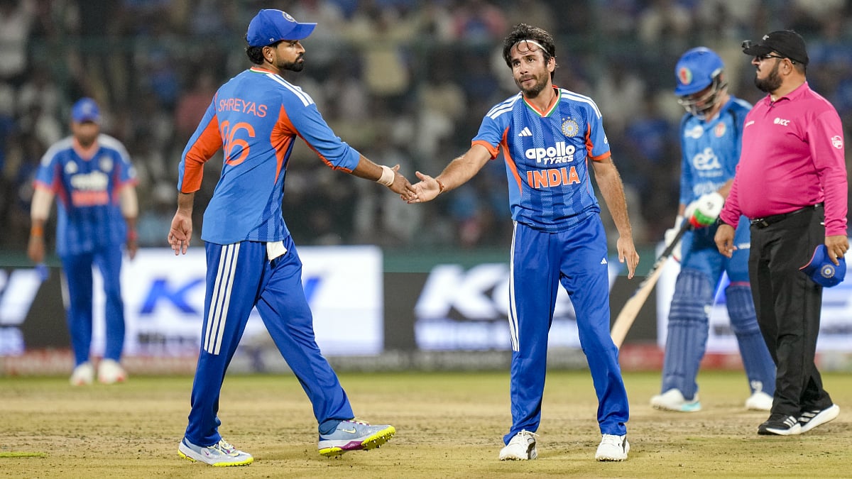 3-வது டி20 போட்டி: 127 ரன்களில் இந்திய அணி வெற்றி - தொடரை 3-0 என கைப்பற்றி அசத்தல்