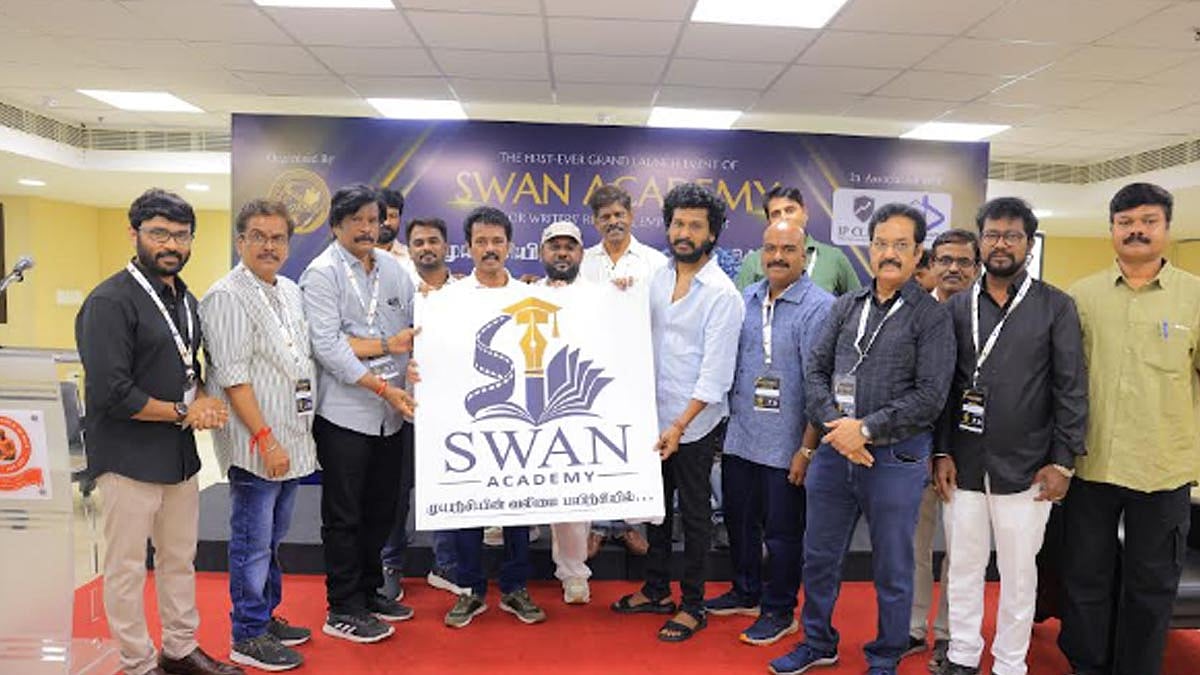 ஸ்வேன் அகாடமி லோகோவை வெளியிட்டார் இயக்குநர் லோகேஷ் கனகராஜ்