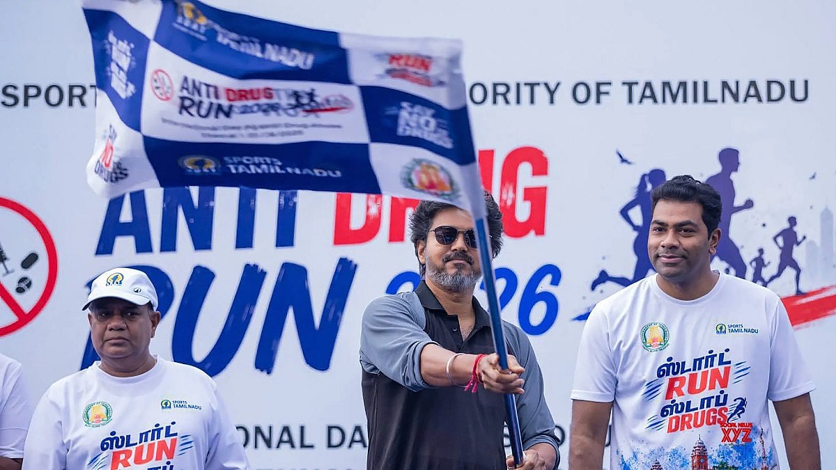 கட்சிக்காரர்களையே போதைப்பொருள் கடத்தவிட்டு வேடிக்கைப் பார்ப்பதுதான் போதைப்பொருள் ஒழிப்பு லட்சணமா? - முதலமைச்சருக்கு உதயநிதி கேள்வி!
