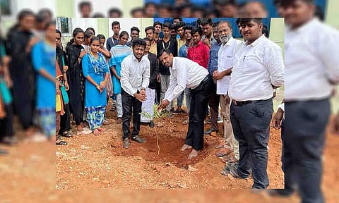 &nbsp;மரக்கன்றுகள் நடும் விழா 
