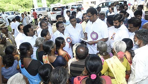 ஸ்மார்ட் சிட்டி திட்டப் பணிகளை தமிழ்நாடு சட்டப்பேரவை மதிப்பீட்டுக் குழுவினர் பார்வையிட்டு ஆய்வு செய்தனர்.