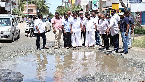 முக்கடல் அணையில் இருந்து  நாகர்கோவிலுக்கு குடிநீர் வழங்கும் பிரதான குழாயில் உடைப்பு மேயர் மகேஷ், அதிகாரிகள் ஆய்வு