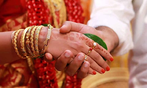 சாத்தூரில் திருமணம் செய்வதாக கூறி இளம்பெண்ணிடம்  நூதன மோசடி செய்த வாலிபர்