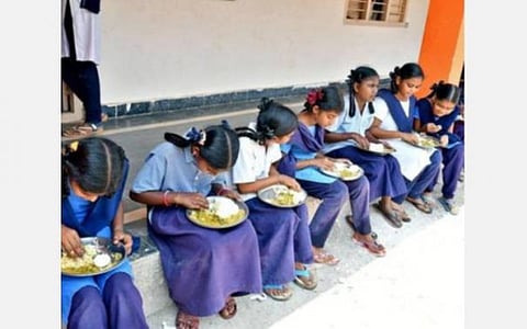 திருச்சி பள்ளியில் காலை உணவு வங்கி திட்டம் தொடக்கம்