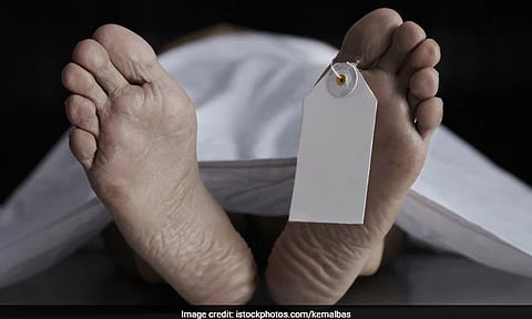 கழிவுநீர் கால்வாயில் தவறி விழுந்த வடமாநில வாலிபர் சாவு