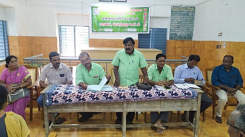 தியாகதுருகத்தில் தமிழ்நாடு ஊரக வளர்ச்சித்துறை அலுவலர்கள் சங்கம் சார்பில் மாவட்ட செயற்குழு கூட்டம் நடைபெற்றது.