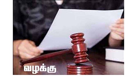 வரதட்சணை புகாரில் கணவர் உட்பட 3 பேர் மீது வழக்கு
