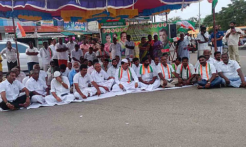 போராட்டத்தில் பங்கேற்றவர்கள்.&nbsp;