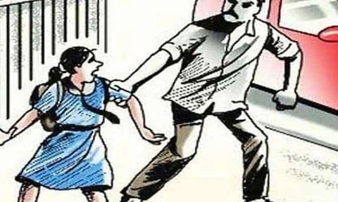 திருமண ஆசை காட்டி மாணவி கடத்தலா?
