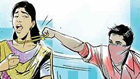 வாசுதேவநல்லூரில் மயக்க மருந்து தெளித்து பெண்ணிடம் நகை பறிப்பு-மேலும் 2 பெண்களிடம் கைவரிசை