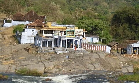 சொரிமுத்து அய்யனார் கோவிலுக்கு செல்ல தடை