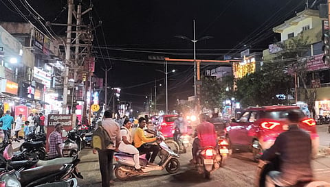கோவை குனியமுத்தூர் பகுதியில் அடிக்கடி பழுதாகும் சிக்னல்