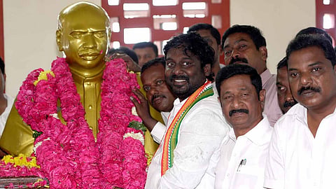 &nbsp;காமராஜர் சிலைக்கு குமரி எம்.பி. விஜய் வசந்த் மரியாதை