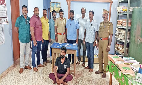 தமிழகம்-கேரளாவில் கொள்ளையடித்த பணத்தில் நண்பர்களுக்கு விருந்து அளித்து உல்லாச வாழ்க்கை - தக்கலையில் கைதான வாலிபர் பற்றி பரபரப்பு தகவல்கள்