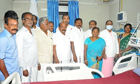  தீவிர சிகிச்சை பிரிவு  தொடக்க நிகழ்ச்சியில் கலந்து கொண்டவர்கள். 