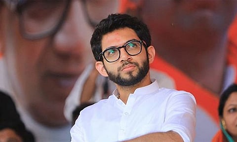 ஏக்நாத் ஷிண்டே அணியின் செயல் மனிதநேயத்துக்கு செய்யப்பட்ட துரோகம்: ஆதித்ய தாக்கரே