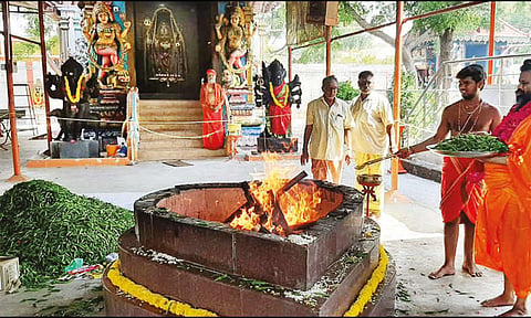 தூத்துக்குடி அருகே கோவிலில் 10,008 கிலோ பச்சை மிளகாய் மகா யாகம்